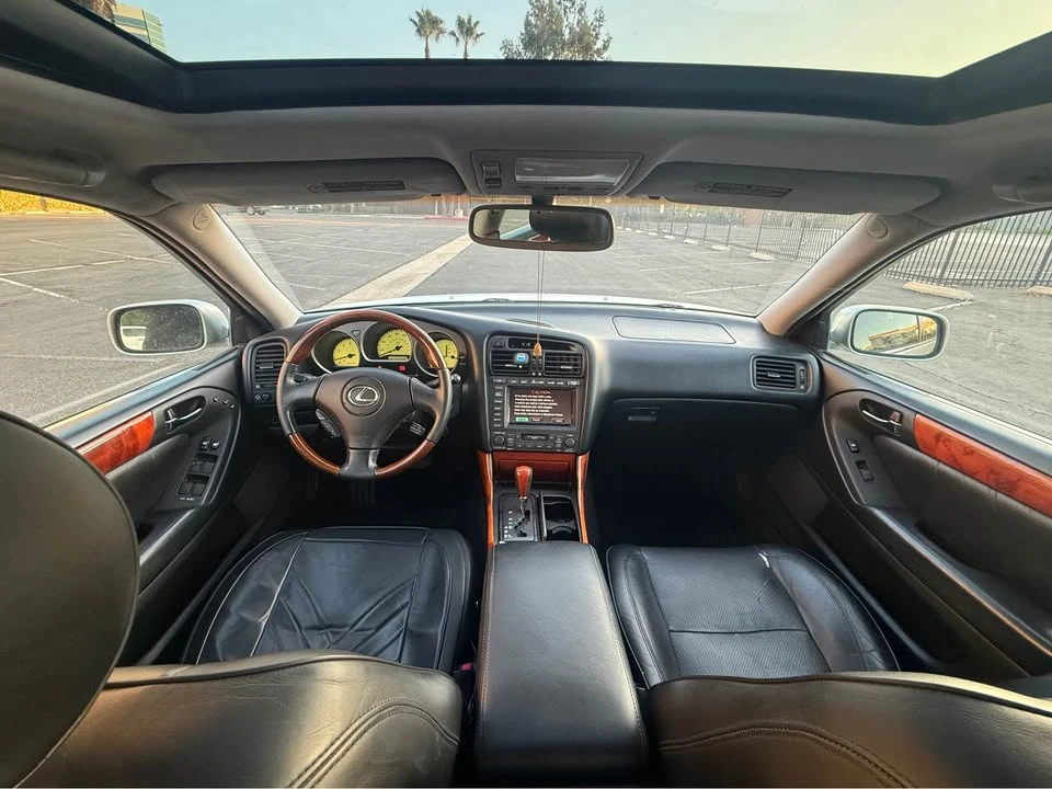 2004 Lexus GS 2nd Gen - Image 11 of 16