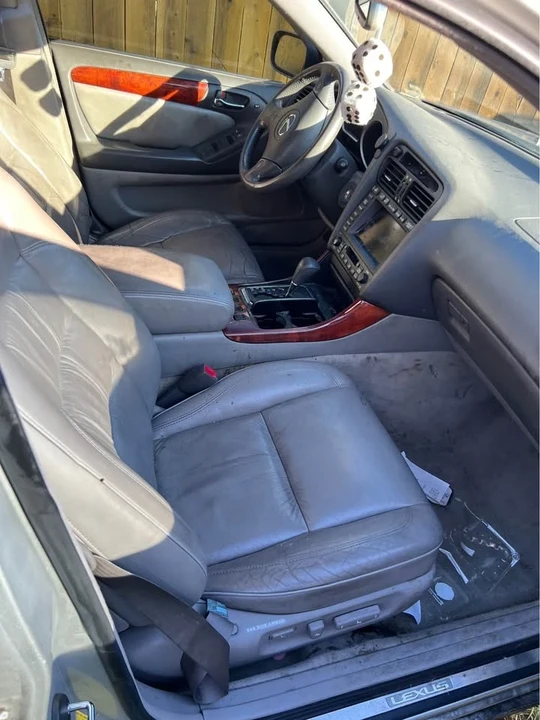 2004 Lexus GS 2nd Gen - Image 3 of 3