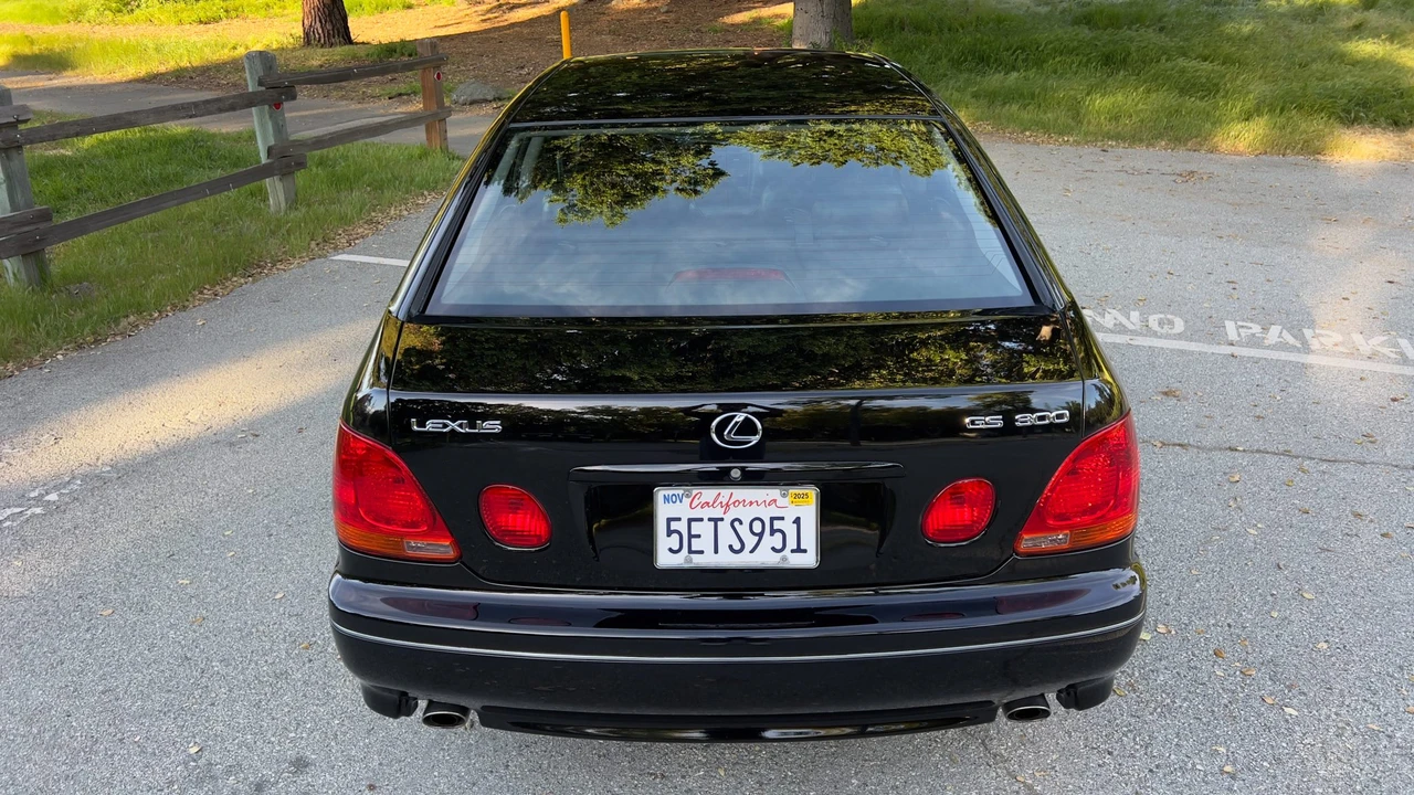 2004 Lexus GS 2nd Gen - Image 9 of 31