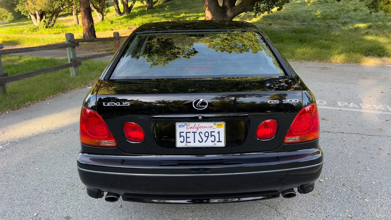 2004 Lexus GS 2nd Gen - Image 10 of 31