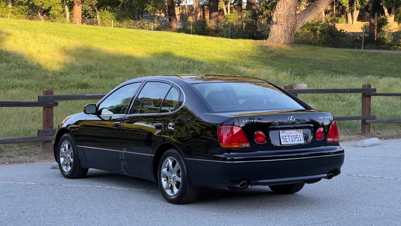 2004 Lexus GS 2nd Gen - Image 7 of 31