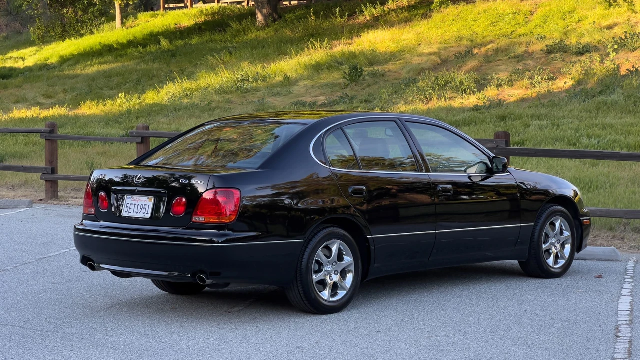 2004 Lexus GS 2nd Gen - Image 14 of 31