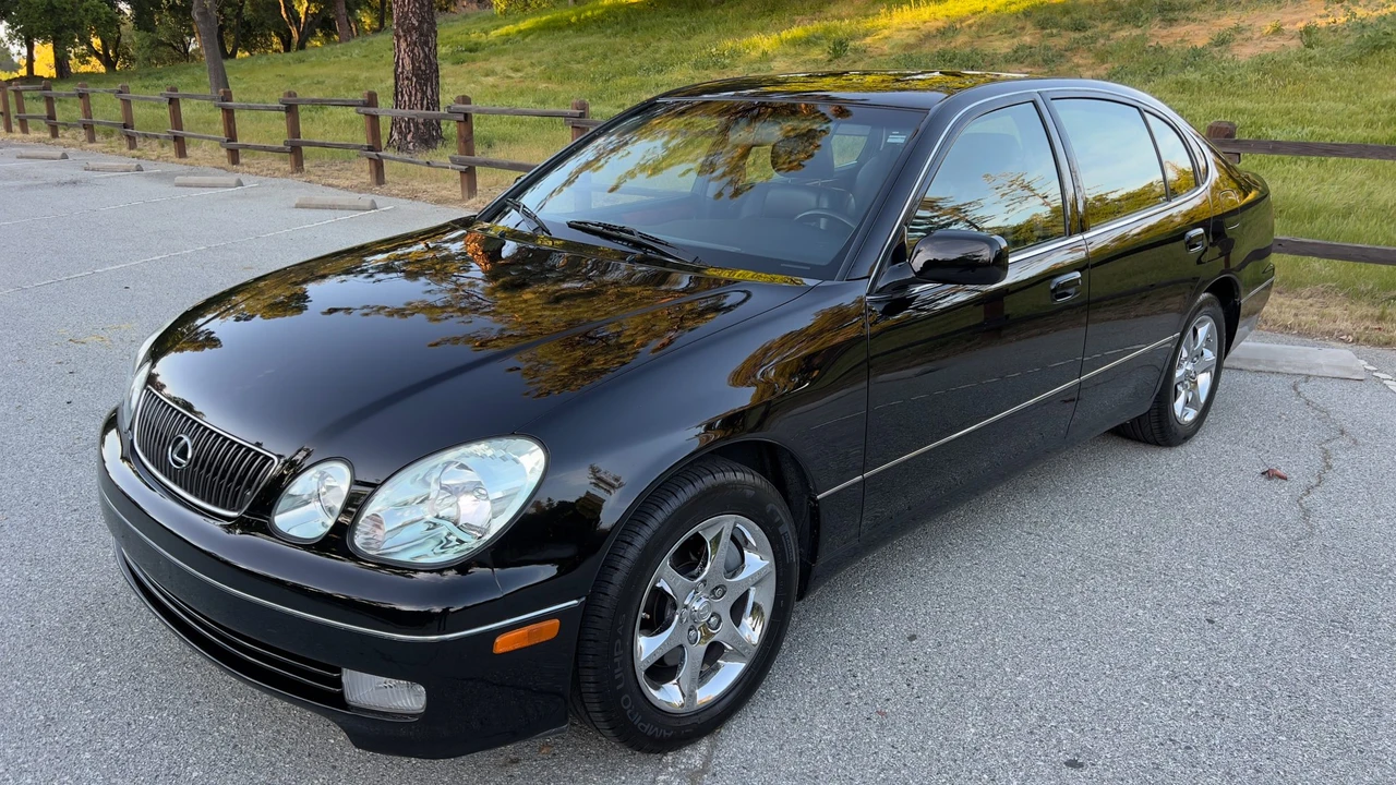 2004 Lexus GS 2nd Gen - Image 4 of 31