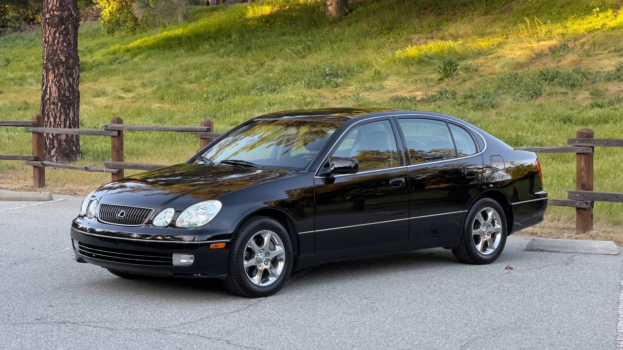 2004 Lexus GS 2nd Gen - Image 5 of 31