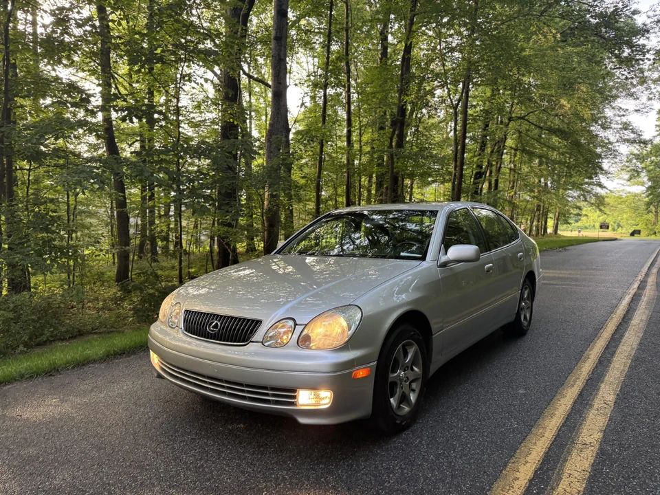 2004 Lexus GS 2nd Gen - Image 16 of 31
