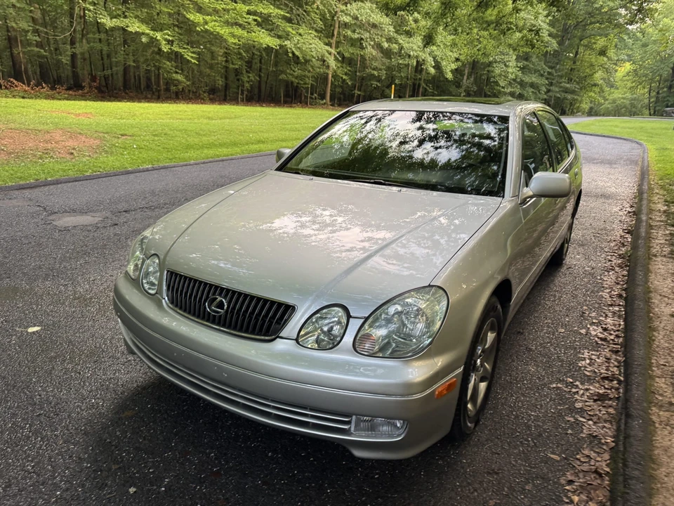 2004 Lexus GS 2nd Gen - Image 3 of 31