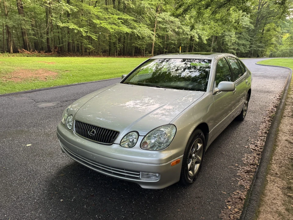 2004 Lexus GS 2nd Gen - Image 2 of 31