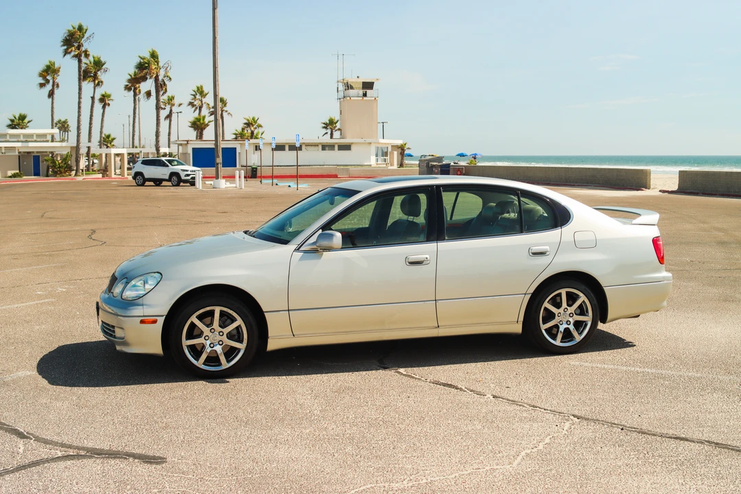 2004 Lexus GS 2nd Gen - Image 2 of 31