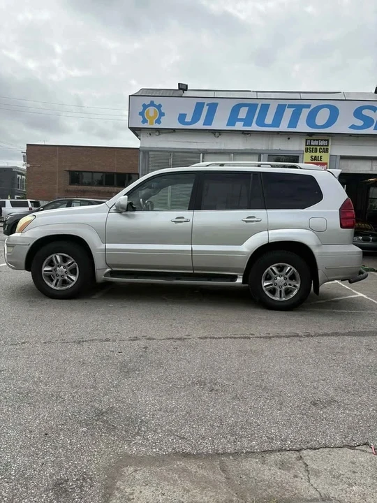 2004 Lexus GX 1st Gen - Image 8 of 19