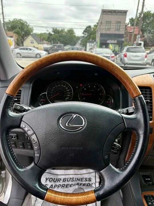 2004 Lexus GX 1st Gen - Image 10 of 19