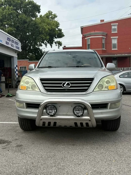 2004 Lexus GX 1st Gen - Image 2 of 19