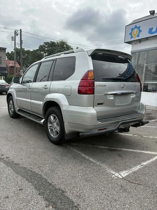 2004 Lexus GX 1st Gen - Image 7 of 19