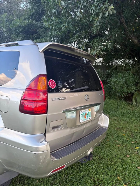2004 Lexus GX 1st Gen - Image 5 of 13