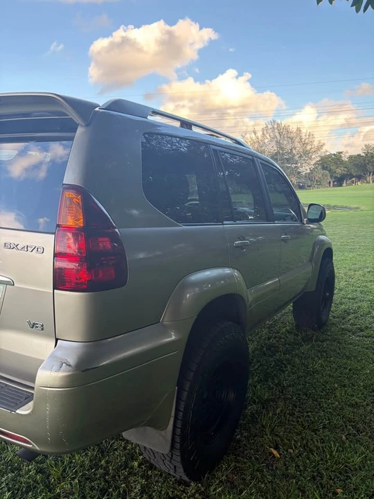 2004 Lexus GX 1st Gen - Image 7 of 13