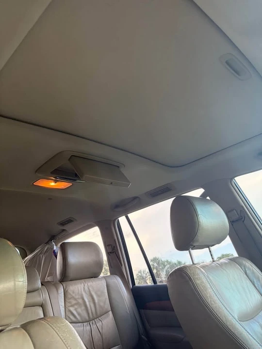 2004 Lexus GX 1st Gen - Image 10 of 13