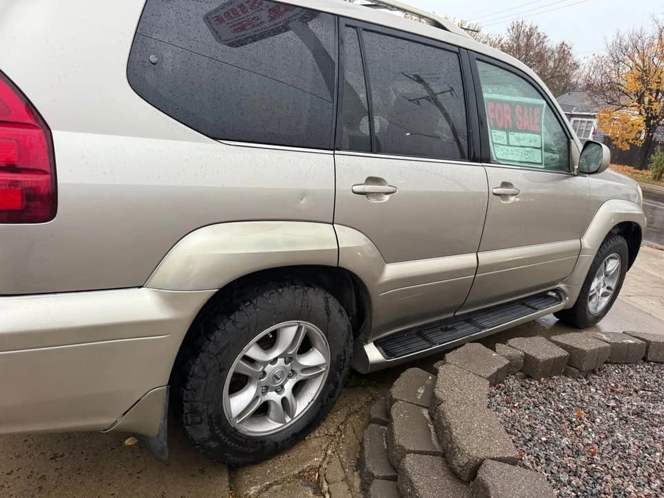 2004 Lexus GX 1st Gen - Image 4 of 6