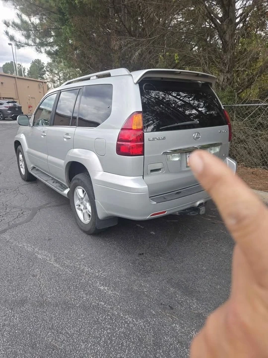 2004 Lexus GX 1st Gen - Image 5 of 11