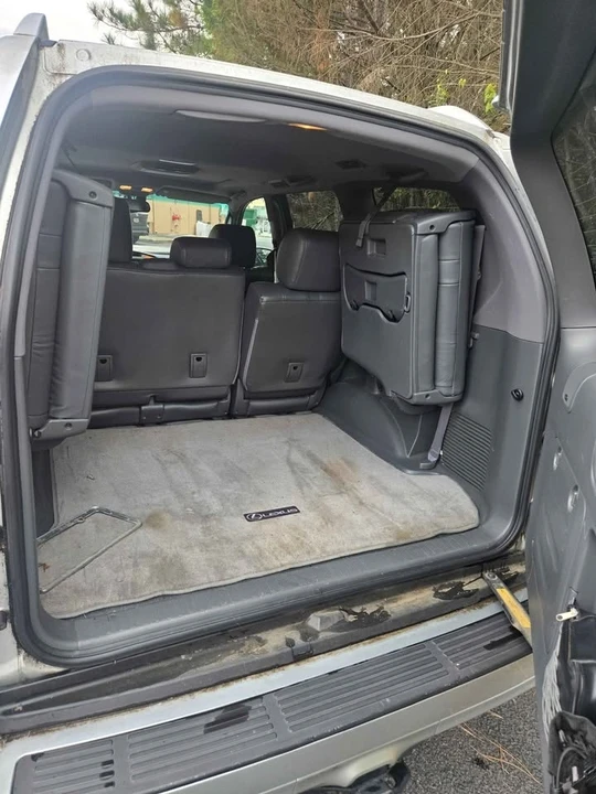 2004 Lexus GX 1st Gen - Image 11 of 11