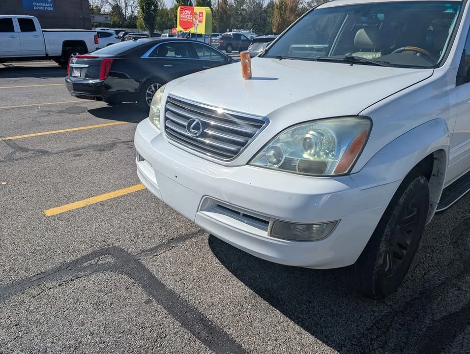 2004 Lexus GX 1st Gen - Image 4 of 8