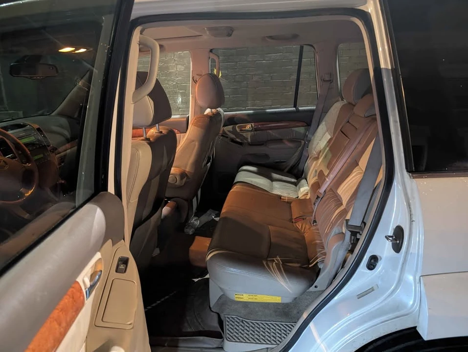 2004 Lexus GX 1st Gen - Image 2 of 8