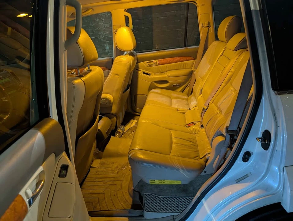 2004 Lexus GX 1st Gen - Image 5 of 8