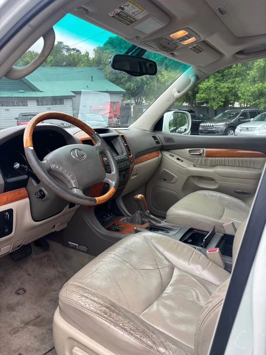 2004 Lexus GX 1st Gen - Image 7 of 10