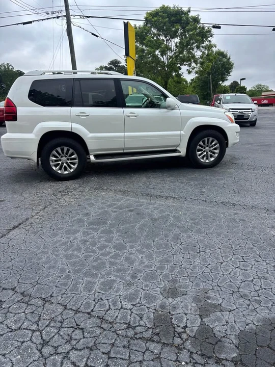 2004 Lexus GX 1st Gen - Image 3 of 10