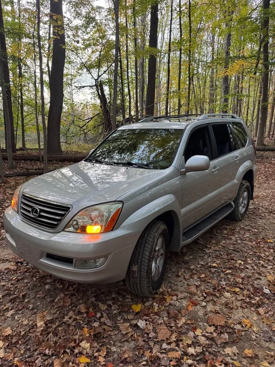 2004 Lexus GX 1st Gen - Image 6 of 13