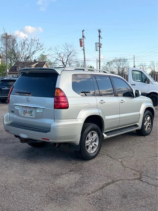 2004 Lexus GX 1st Gen - Image 4 of 13