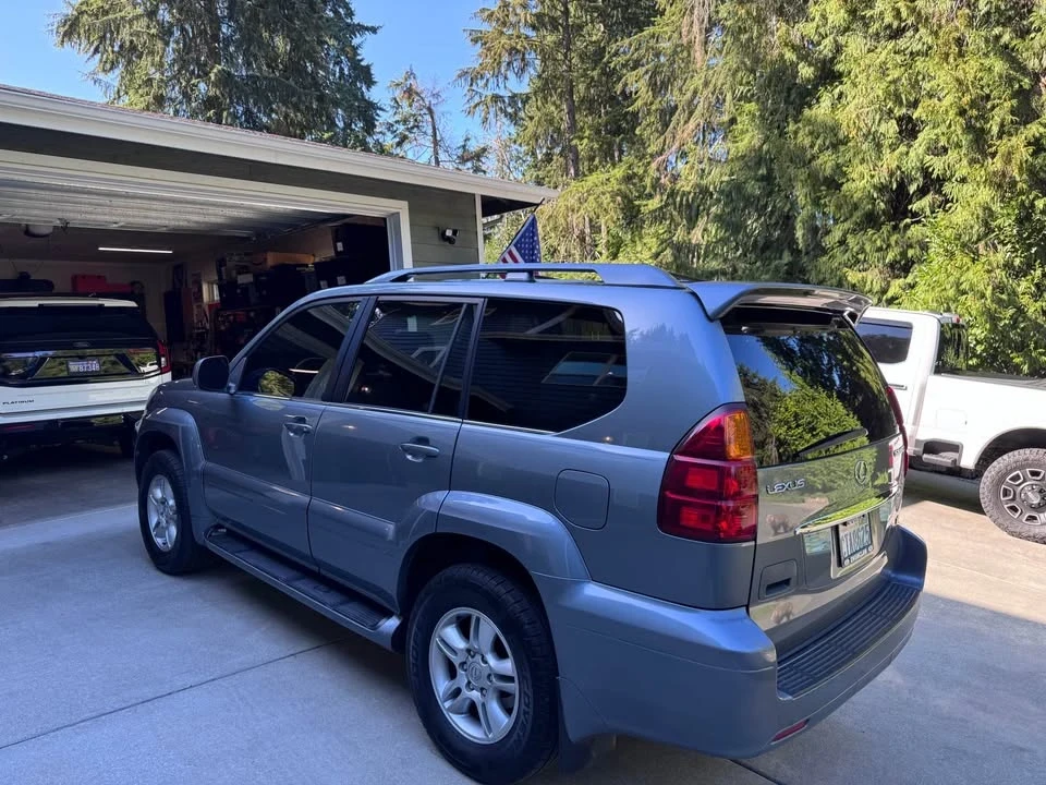 2004 Lexus GX 1st Gen - Image 3 of 12
