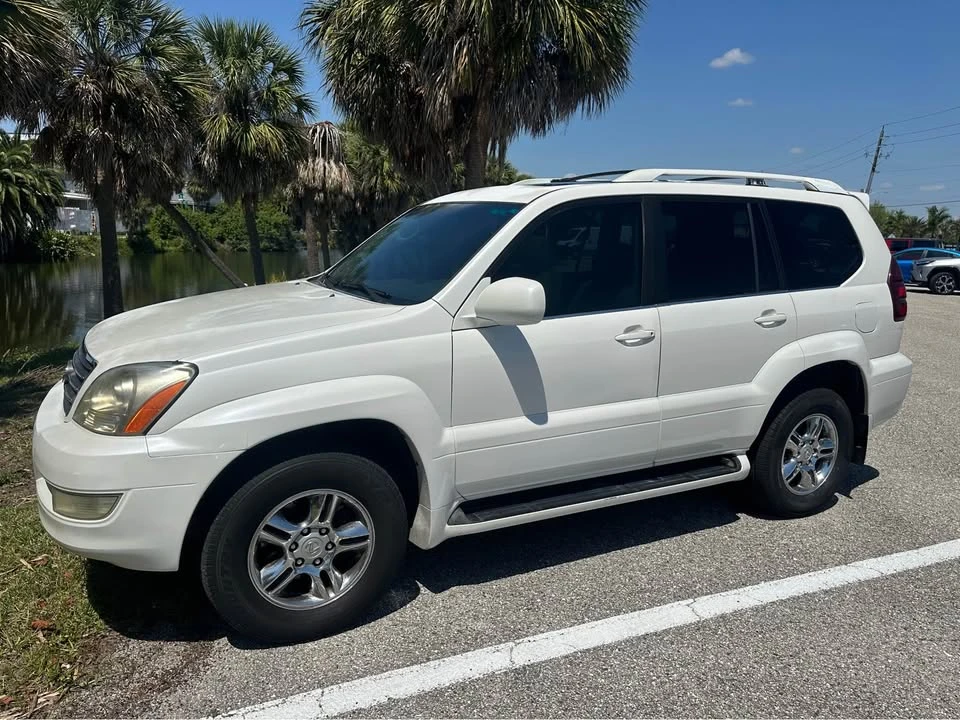 2004 Lexus GX 1st Gen - Image 4 of 11