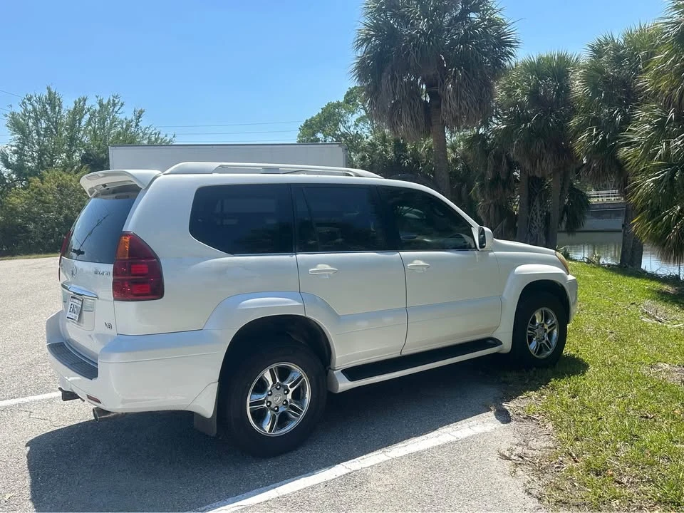 2004 Lexus GX 1st Gen - Image 2 of 11