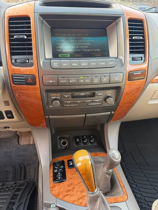 2004 Lexus GX 1st Gen - Image 13 of 20