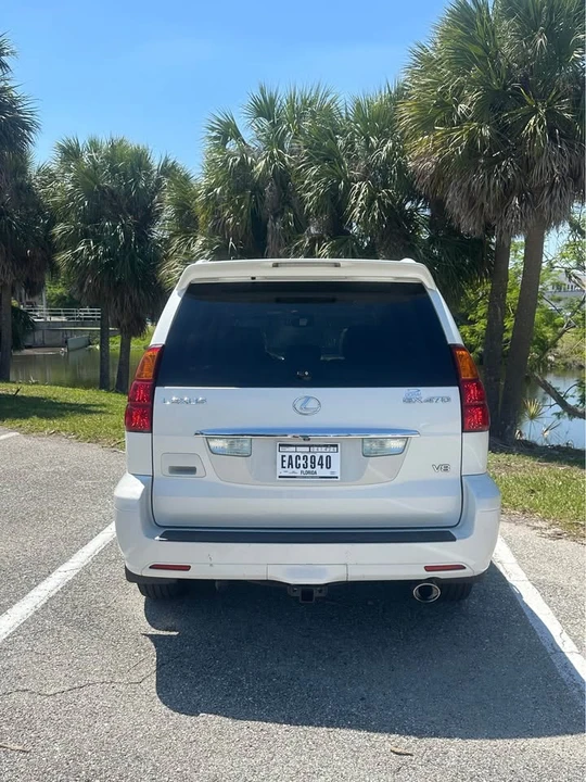 2004 Lexus GX 1st Gen - Image 3 of 11