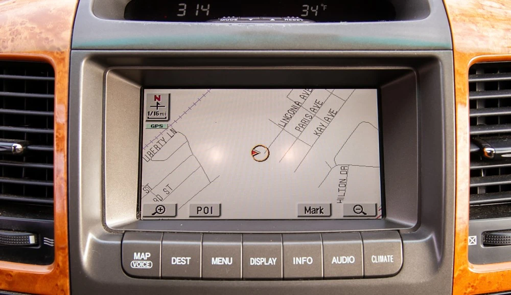 2004 Lexus GX 1st Gen - Image 17 of 19