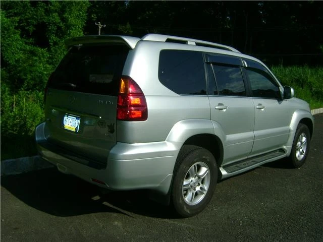 2004 Lexus GX 1st Gen - Image 3 of 12