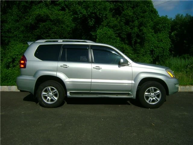 2004 Lexus GX 1st Gen - Image 2 of 12