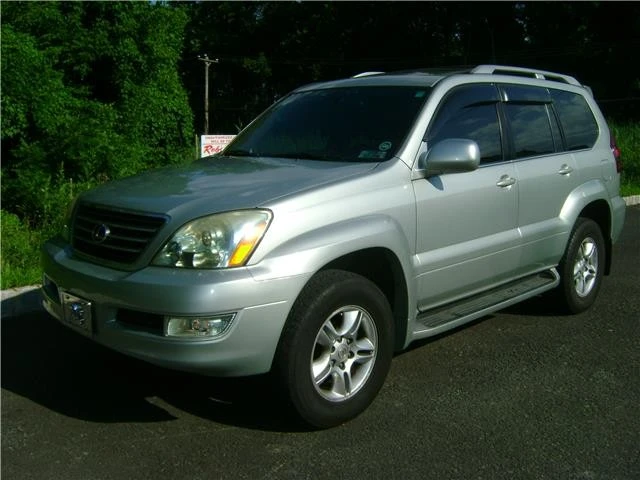 2004 Lexus GX 1st Gen - Image 9 of 12