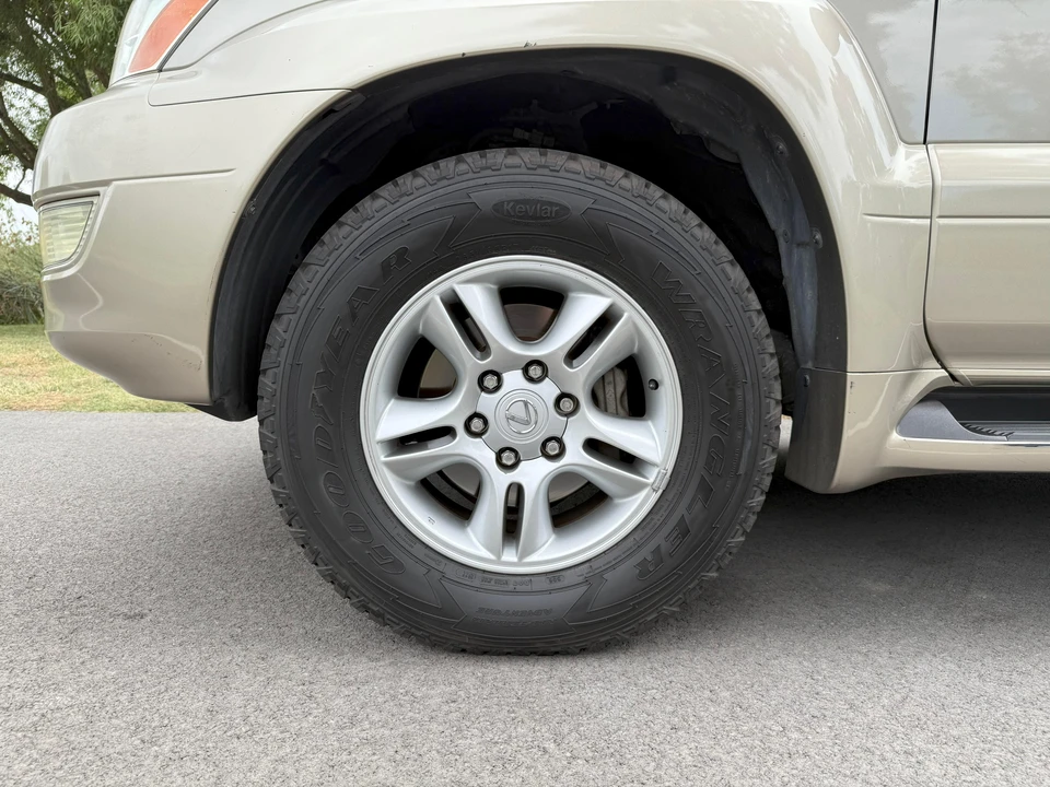 2004 Lexus GX 1st Gen - Image 31 of 31
