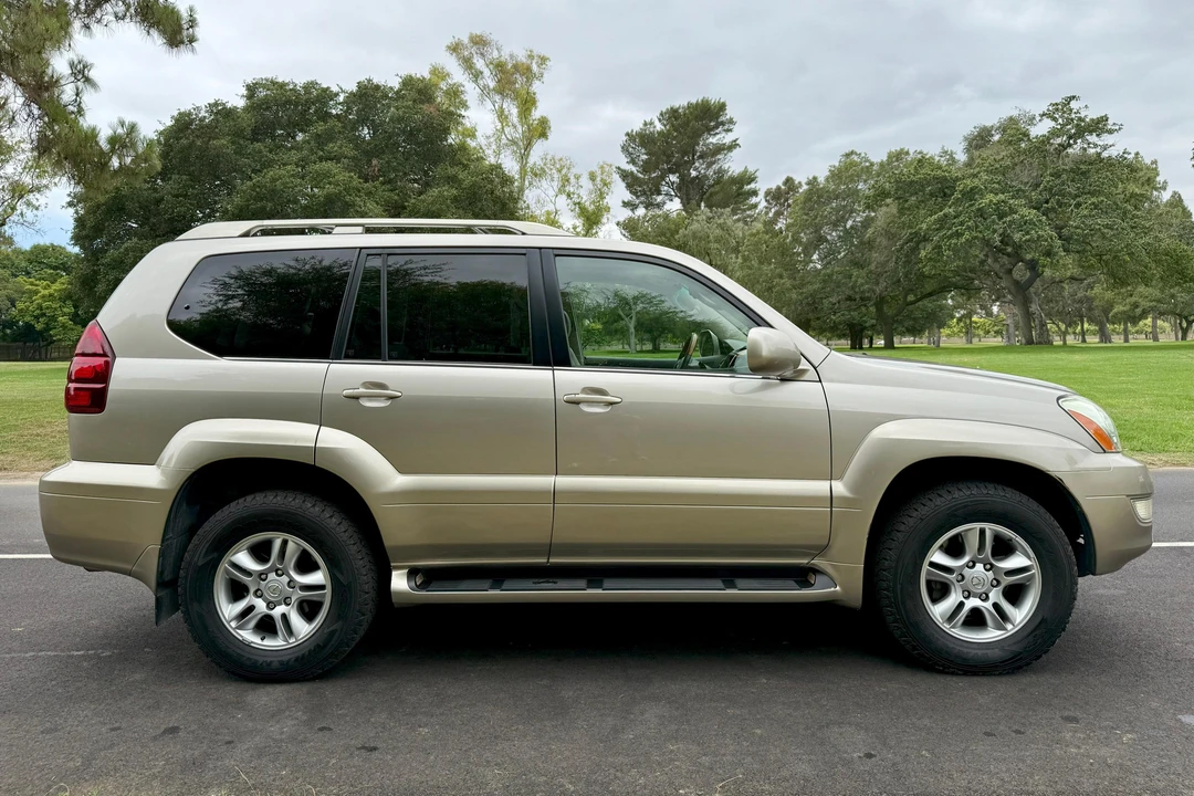2004 Lexus GX 1st Gen - Image 3 of 31