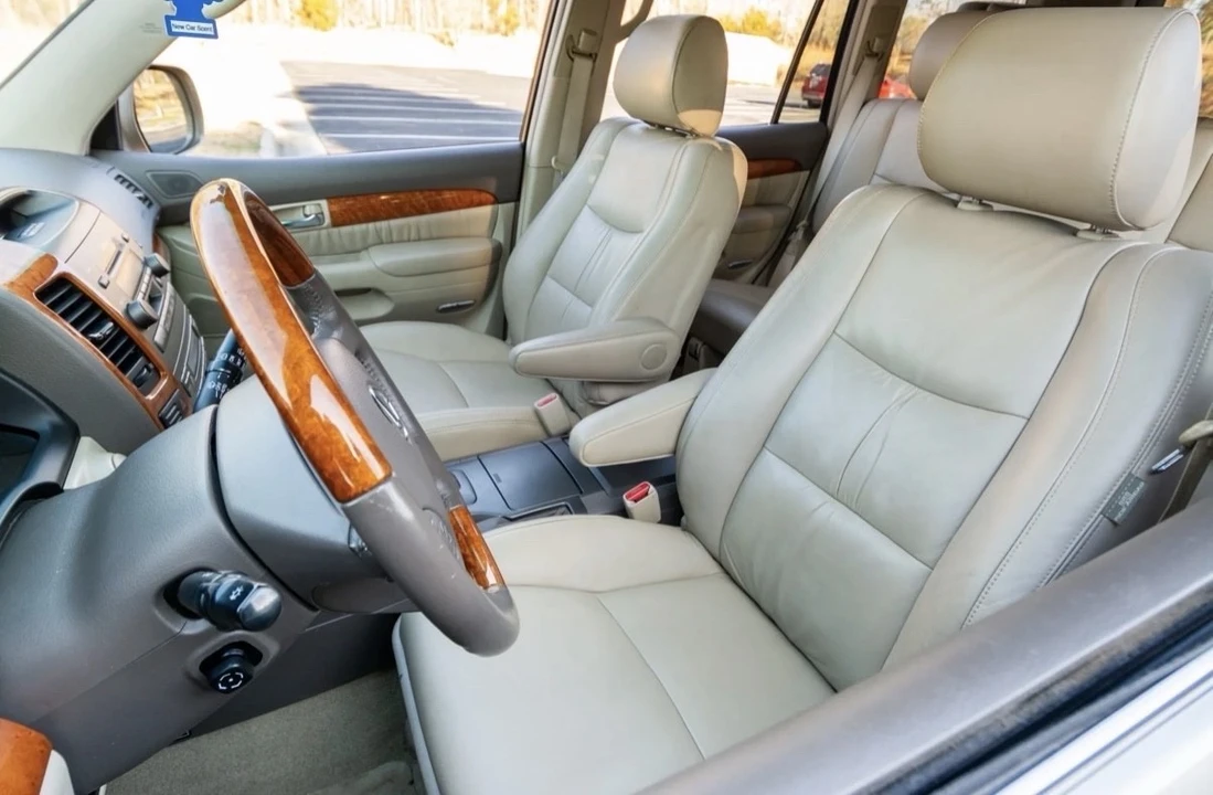2004 Lexus GX 1st Gen - Image 19 of 21
