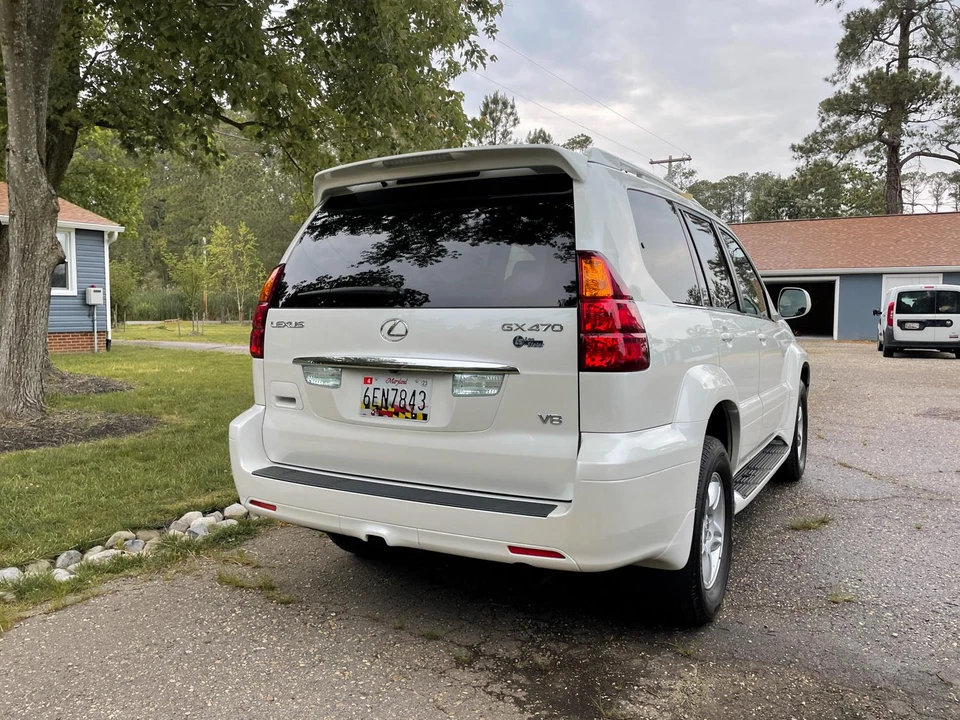 2004 Lexus GX 1st Gen - Image 17 of 31