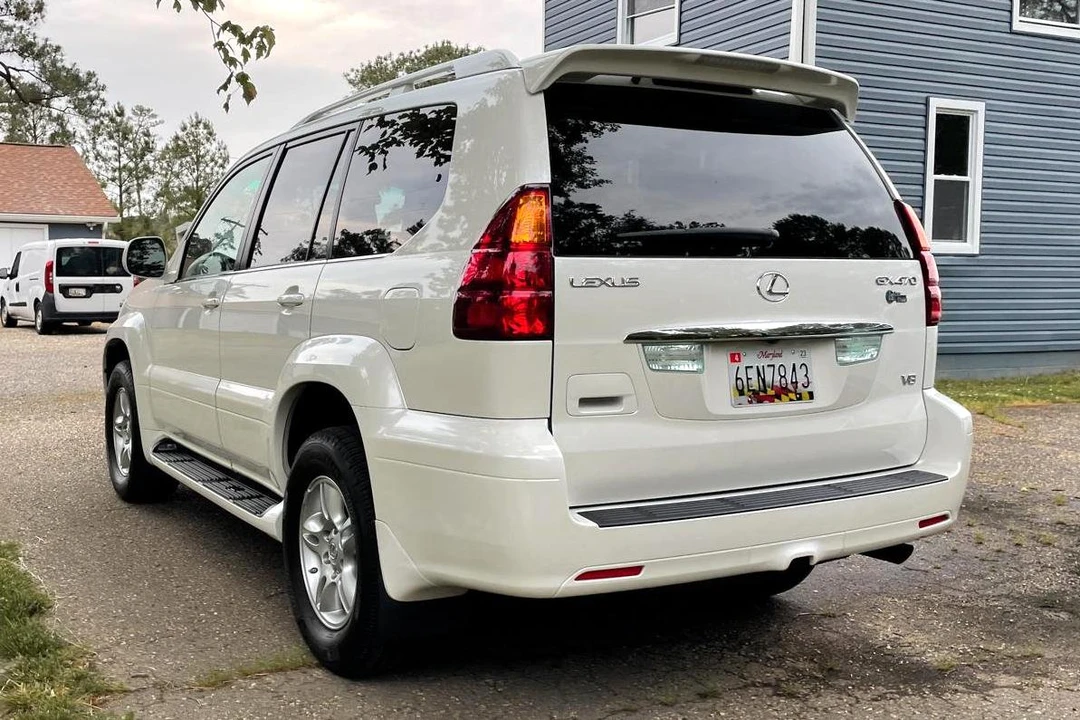 2004 Lexus GX 1st Gen - Image 4 of 31