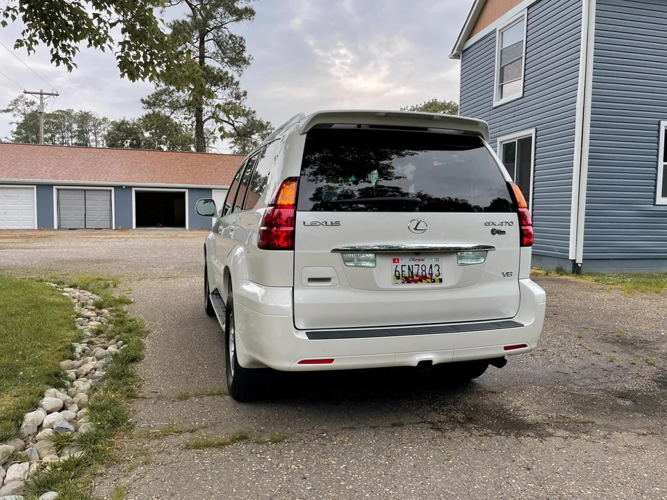 2004 Lexus GX 1st Gen - Image 15 of 31