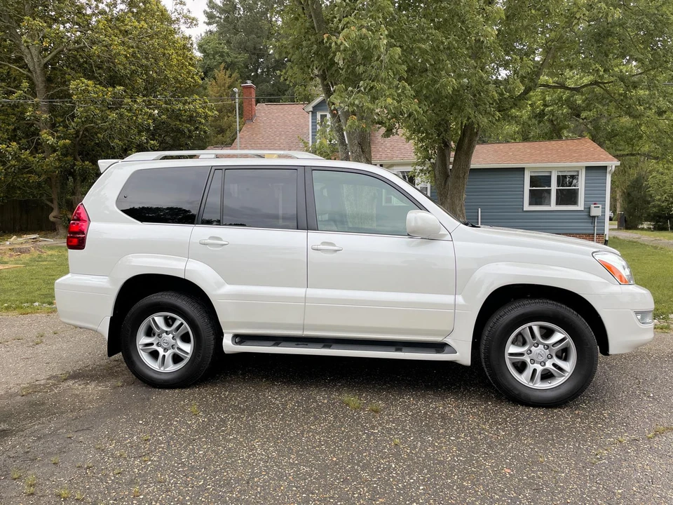 2004 Lexus GX 1st Gen - Image 20 of 31