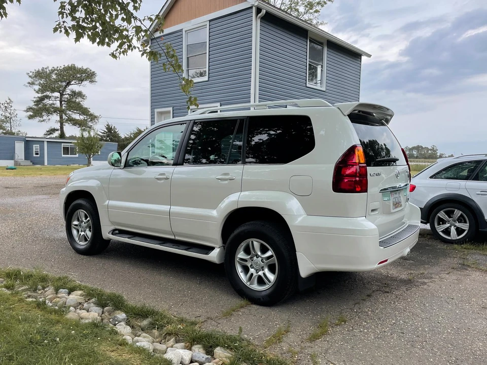 2004 Lexus GX 1st Gen - Image 12 of 31