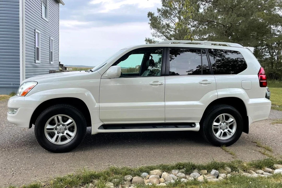 2004 Lexus GX 1st Gen - Image 3 of 31