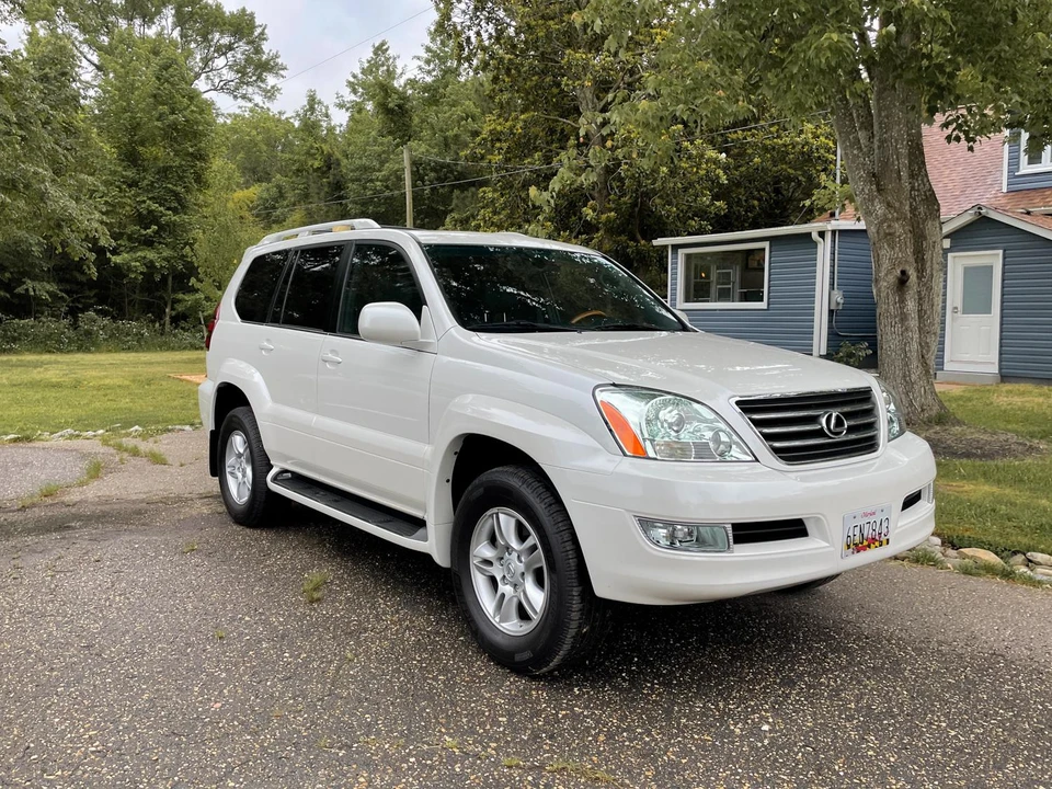 2004 Lexus GX 1st Gen - Image 24 of 31