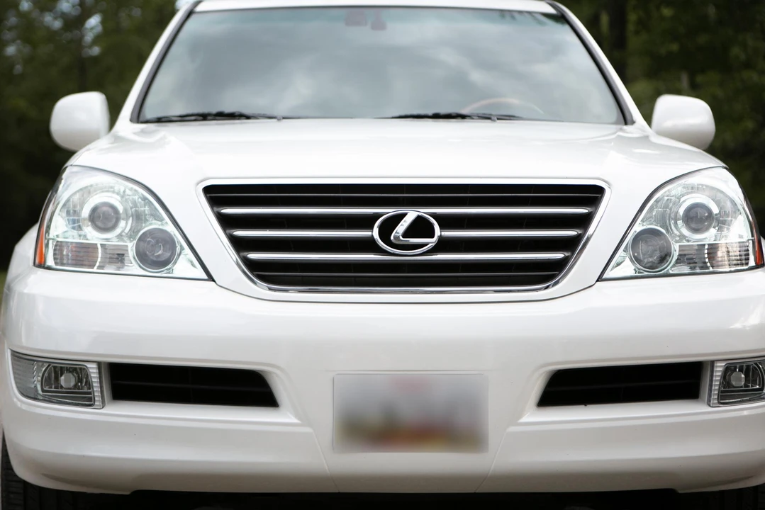 2004 Lexus GX 1st Gen - Image 28 of 31