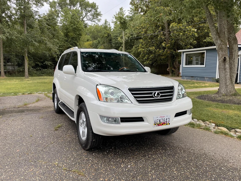 2004 Lexus GX 1st Gen - Image 25 of 31